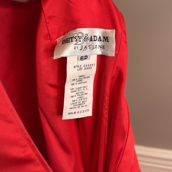 Betsy and Adam by jaslene watermelon crisscross prom dress size 6 petite - Picture 5 of 9